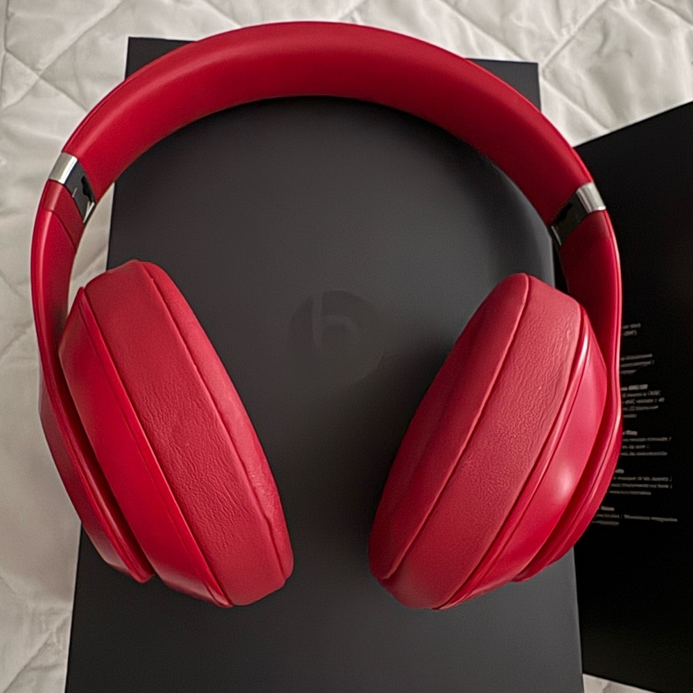 SOLD 🎧 Beats Studio³ Wireless Headphones – Red *CASE & ORIGINAL BOX INCLUDED*